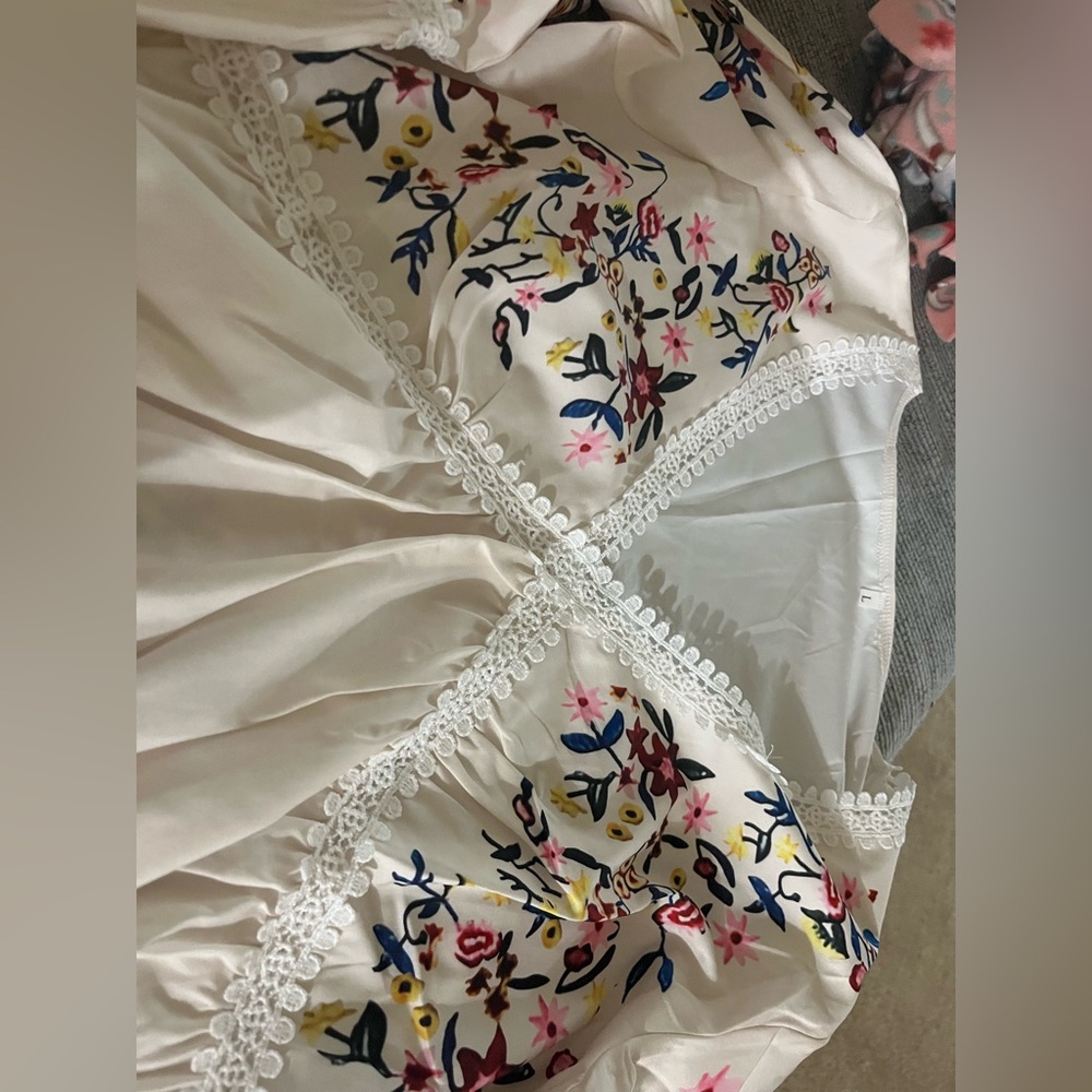 Sundress with Bishop Sleeves and V-Neck - Picture 4 of 5